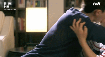 그렇게 수위높은 장면도 아닌데 야하게 느껴지던 키스신 장면들(feat.키스 장인).gif | 인스티즈