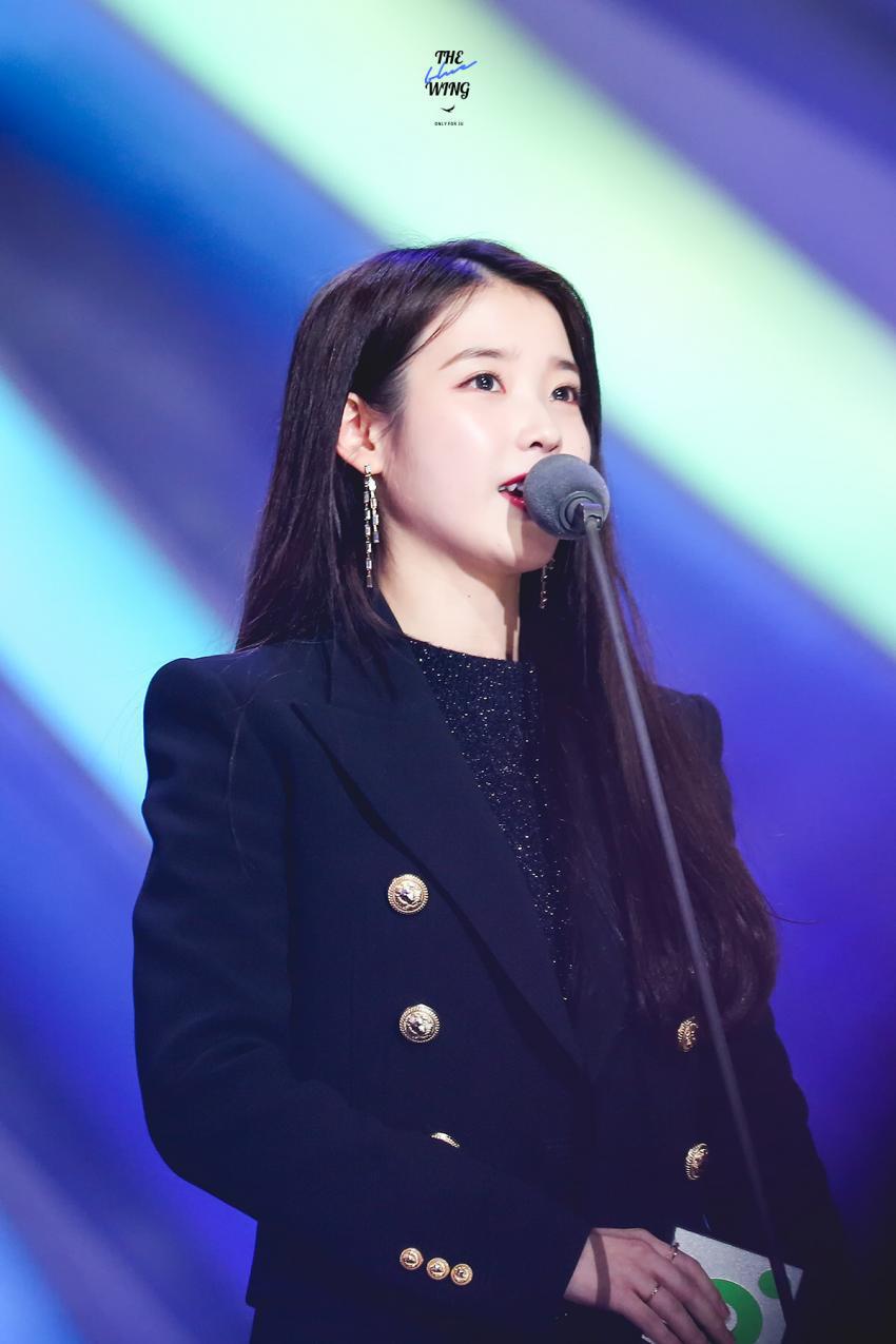 긴머리가 잘어울리는 아이유.jpgif | 인스티즈