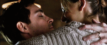 키가 커서 키스할때 상대 배우를 들고함.gif | 인스티즈