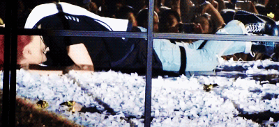 지드래곤이 자주하는 팬서비스의 최후.jpgif | 인스티즈