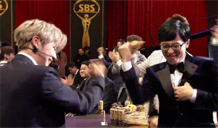 시상식 리액션 甲인 연예인.gif | 인스티즈