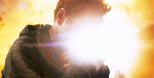 [마블] 토니가 잡고있는 손은 대체 누구의 손인가? | 인스티즈