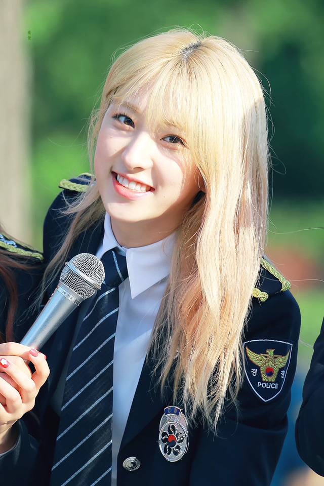 경찰 제복이 너무 잘 어울리는 소녀들 | 인스티즈