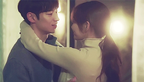 그렇게 수위높은 장면도 아닌데 야하게 느껴지던 키스신 장면들(feat.키스 장인).gif | 인스티즈