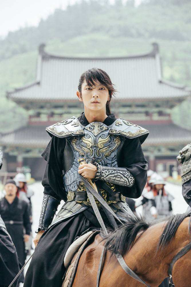 의상팀의 노고가 보이는 화려한 &#65308;달의연인&#65310; 의상들 | 인스티즈