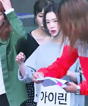 리허설 준비하는 아이린.gif | 인스티즈