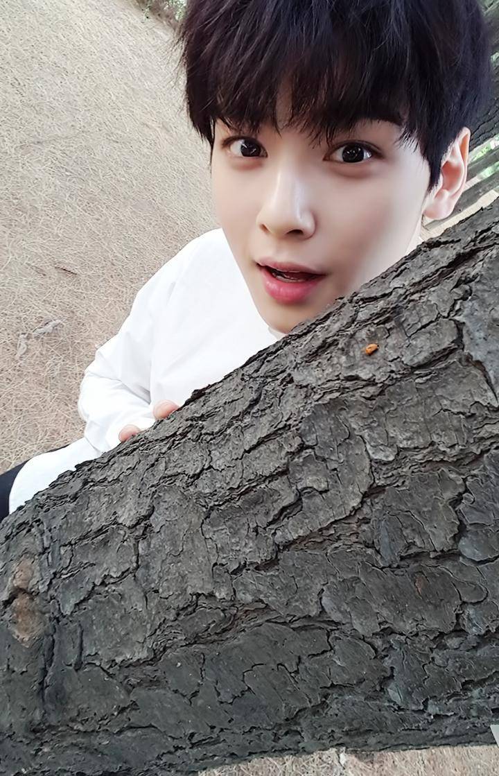 남잔데 왜 차은우라는 분한테 자꾸 눈길이 가는거죠? | 인스티즈