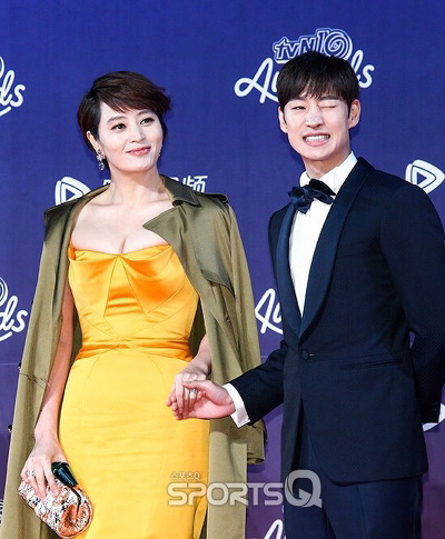 반응 난리난 김혜수 이제훈 둘이 너는펫 현실판이란 반응들이 쏟아지는 이유 (주인님과 인간펫) | 인스티즈