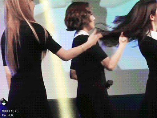 마마무 무대 위 장난 모음.gif | 인스티즈