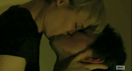 키가 커서 키스할때 상대 배우를 들고함.gif | 인스티즈