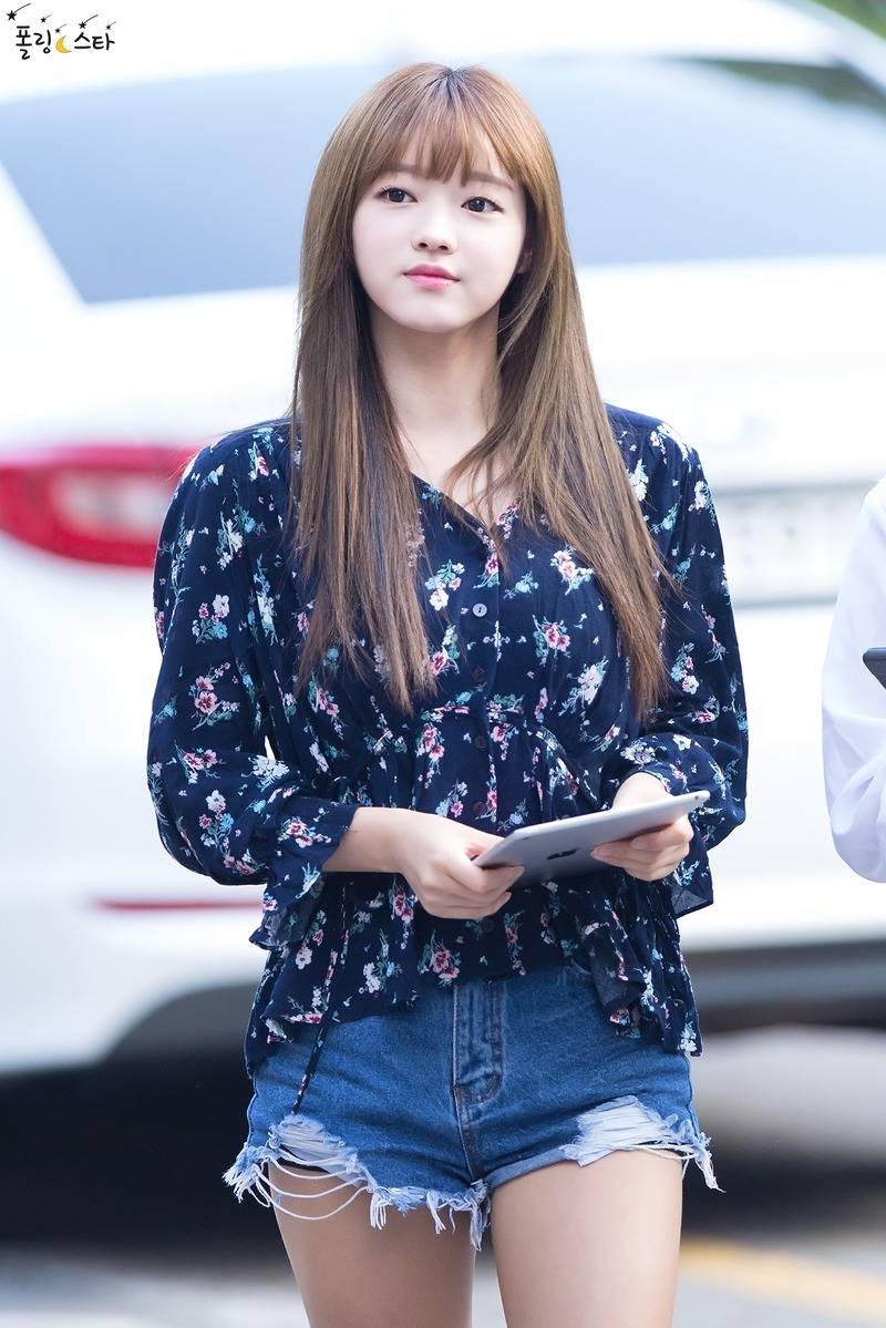 볼이랑 입술이 귀여운 오마이걸 유아 | 인스티즈