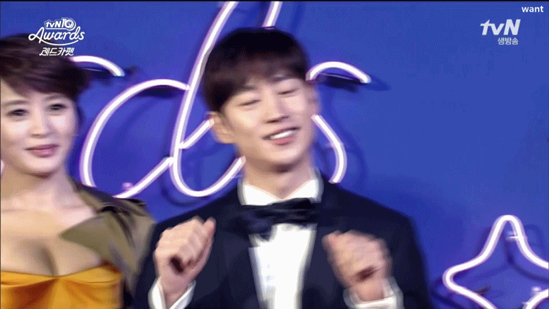 반응 난리난 김혜수 이제훈 둘이 너는펫 현실판이란 반응들이 쏟아지는 이유 (주인님과 인간펫) | 인스티즈