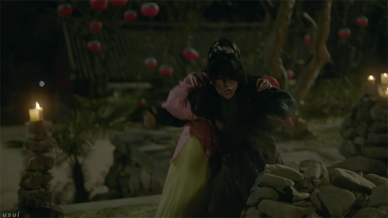 [달의연인] 모태솔로 왕소 마음에 불지르는 해수.gif | 인스티즈