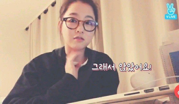 지하철 탔는데 옆자리에 본인 영상보는 시민을 만난 박보영.jpg | 인스티즈