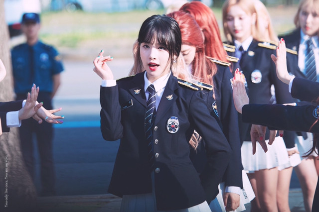 경찰 제복이 너무 잘 어울리는 소녀들 | 인스티즈