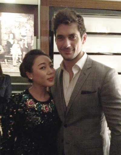 [데이비드간디] 잘생긴 남자가 나타날때 주위 반응과 같이 찍은 모습들 | 인스티즈