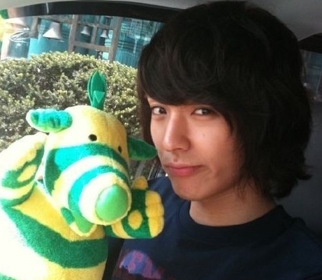 전형적인 중고딩때 일진 무리중에 꼭 있는 애들 (무릎꿇고들어오시긔) | 인스티즈