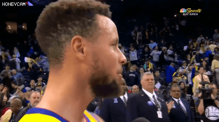 인터뷰하는 커리한테 수건 던지는 듀란트.gif | 인스티즈