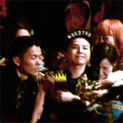 지드래곤이 자주하는 팬서비스의 최후.jpgif | 인스티즈