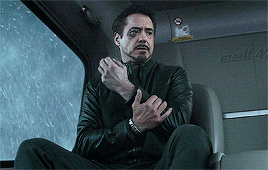 마블 아이언맨 로다주(토니 스타크) 왼손 디테일.gif | 인스티즈