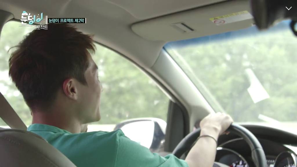 진지한 헨리와 말이 1도 안통하는 엑소.jpg | 인스티즈