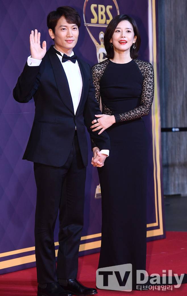 SBS 연기대상 레드카펫 지성-이보영.jpg | 인스티즈