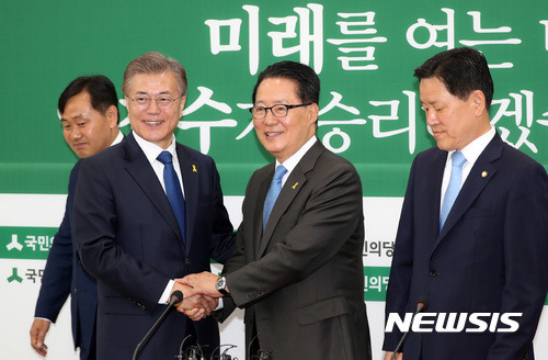 문재인 대통령 사진에 대한 해외 트위터리안들의 반응 | 인스티즈