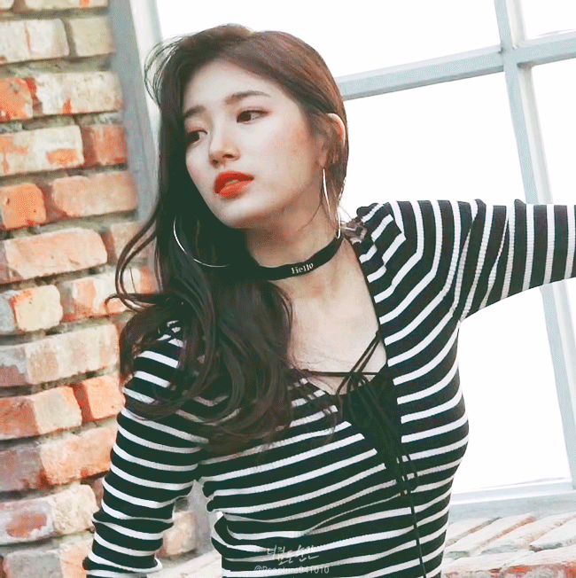 [짱예주의] 수지 GUESS Spring 2017컬렉션.gif | 인스티즈