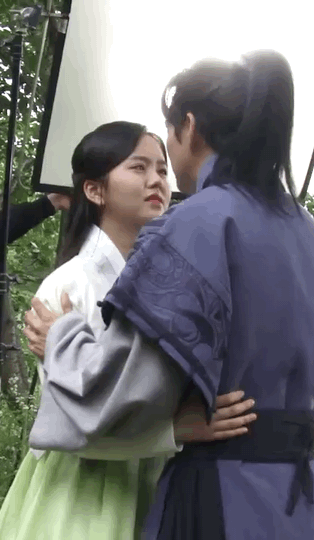 ＜군주 메이킹 더듬는게 가장 어려웠어요 (유승호 김소현) | 인스티즈