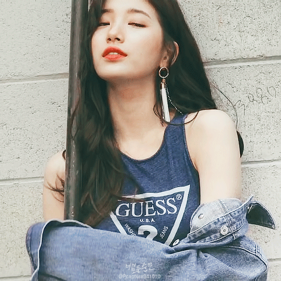 [짱예주의] 수지 GUESS Spring 2017컬렉션.gif | 인스티즈