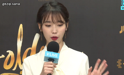 골든디스크 백스테이지 아이유.gif | 인스티즈