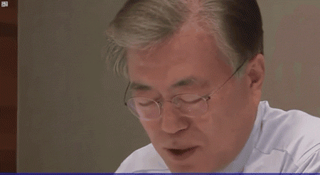 문재인 대통령이 꿈에서 여러번 봤다는 사람..gif | 인스티즈