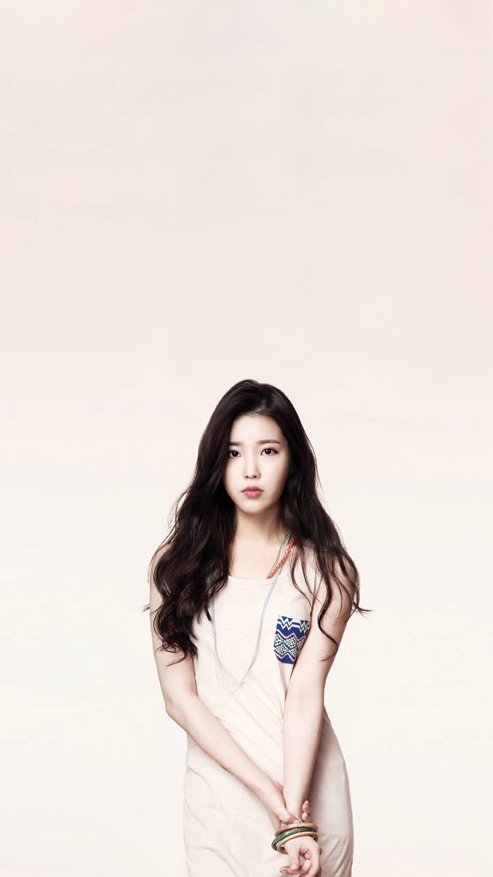 아이유 단발&똥머리 vs 긴생머리 | 인스티즈