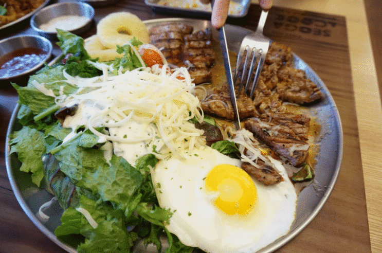 고기더쿠! 목살 스테이크 샐러드 gifjpg | 인스티즈