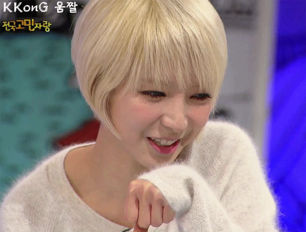 고양이 자세 흉내내는 초아.gif | 인스티즈