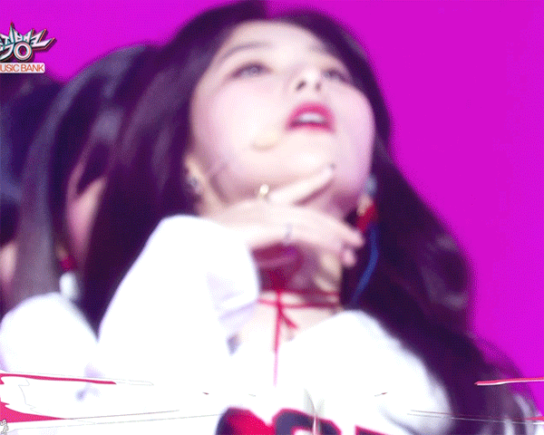 레드벨벳의 시작을 맡고 있는 슬기.gif | 인스티즈