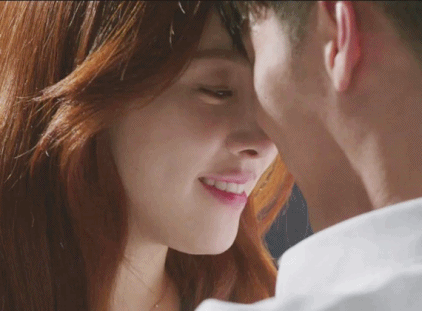 산으로 가는 스토리에 작가한테 빡친 팬들이 키스신 한 번으로 화 풀었던 소파 키스신 (달달주의) | 인스티즈