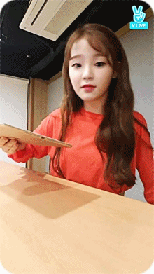 깜짝 몰래카메라를 위해 멤버들 모르게 V앱을 킨 오마이걸 멤버 | 인스티즈