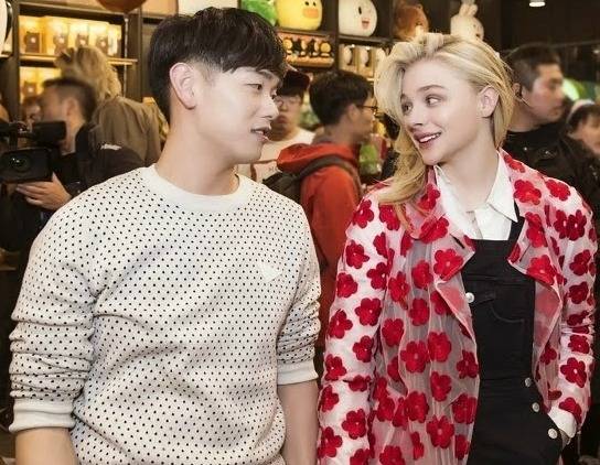 한국 올때마다 잘어울린다고 난리나는 이유.....ㄷㄷㄷ.JPG | 인스티즈