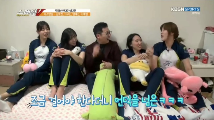 언니들과 잘 어울린다는 동생.jpg | 인스티즈