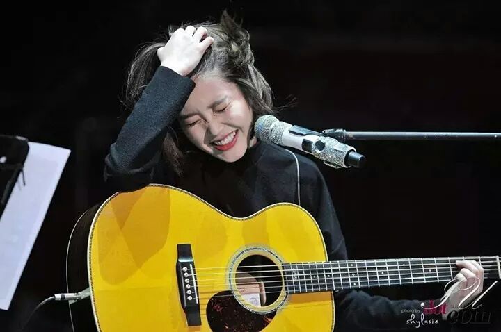 아이유 단발&똥머리 vs 긴생머리 | 인스티즈