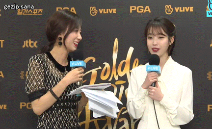 골든디스크 백스테이지 아이유.gif | 인스티즈