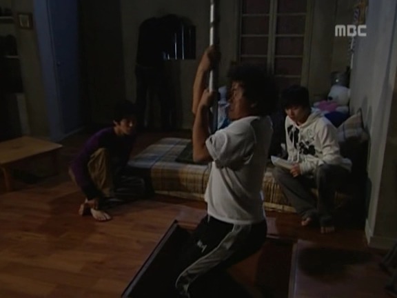 [거침없이하이킥] 민용이 옥탑방에 감금된 남자들ㅋㅋㅋㅋㅋ.jpg | 인스티즈