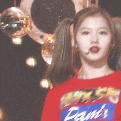 트와이스 사나 트윈테일 시절.gif | 인스티즈