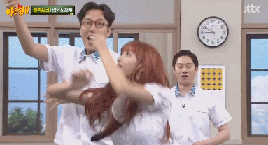  태국에서 유행하는 춤 보여준 리사.gif | 인스티즈