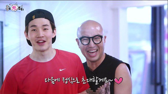  지나가던 길에 자꾸 방송출연하는 아이돌.jpg | 인스티즈