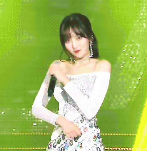 어깨도 예쁜 윤조 | 인스티즈