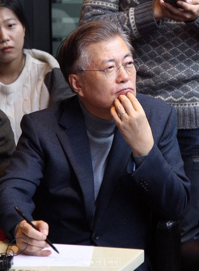 문재인 대통령 사진에 대한 해외 트위터리안들의 반응 | 인스티즈