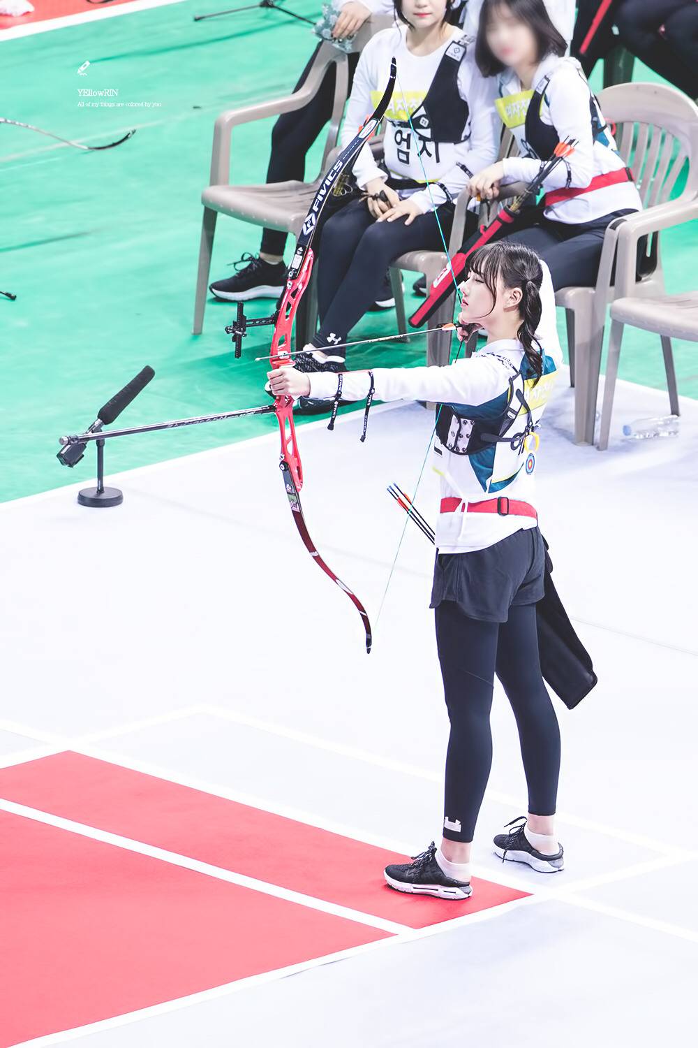 [여자친구] 동생이 카메라를 빌려달라는 요구를 해서 예린이 | 인스티즈