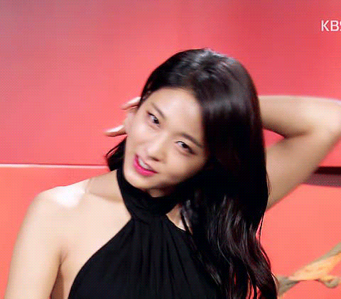 설현이의 등라인.gif | 인스티즈